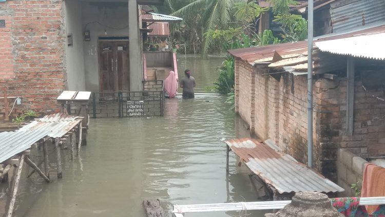 Banjir Merendam Puluhan Rumah Warga Desa Lembak