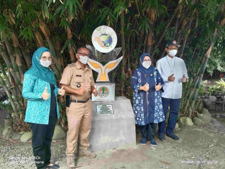 Ir. Hj. Sri Kustina Anggota DPR RI dari Partai Nasdem Berkunjung ke Taman EdAgi Gunung Ibul Barat Prabumulih Timur