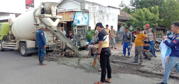 Rangakaian Kegiatan Memperingati HPN, Insan Pers Kota Prabumulih Hari ini Lakukan Renovasi Jalan Sumatra dan Jalan Padat Karya