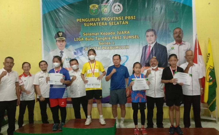 Penutupan Kejuaraan Bulu Tangkis PBSI Sumsel di GOR Harmonis Dihadiri Walikota Prabumulih