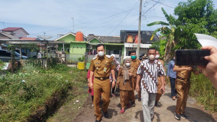 Wali Kota Ir Ridho Yahya Beri Bantuan Dana Gotong Royong Pembersihan Parit