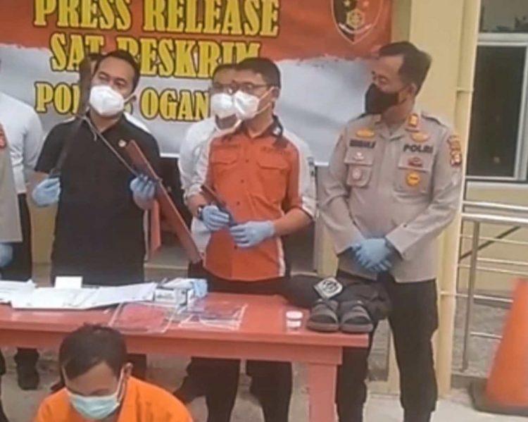 Begini Kronologis Terjadinya Pembacokan Satu Keluarga oleh Mantan Kades