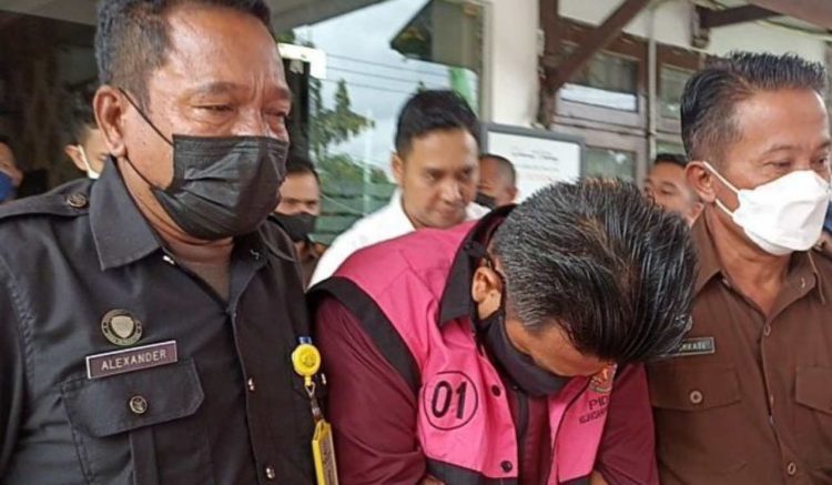 Ditetapkan Sebagai Tersangka oleh Kejari, Mantan Anggota KPU Prabumulih Langsung Ditahan