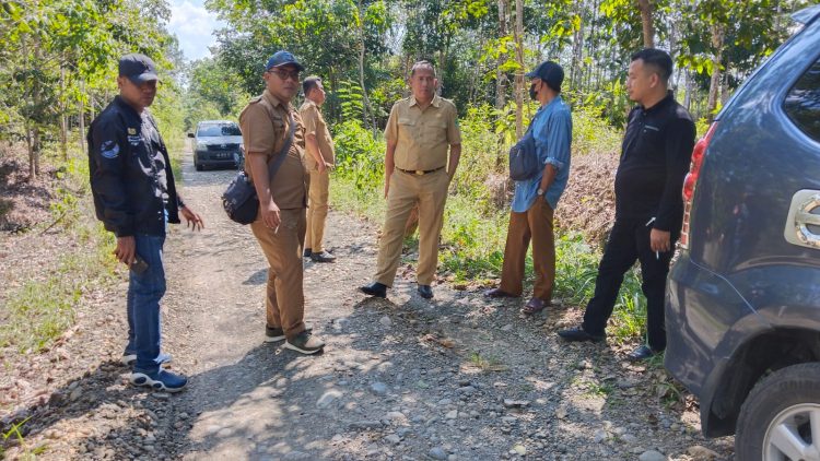 Tinjau Lokasi Titik Nol di Desa Betung Selatan Kadis PUTR Meminta Ormas dan Media Ikut Mengawasi