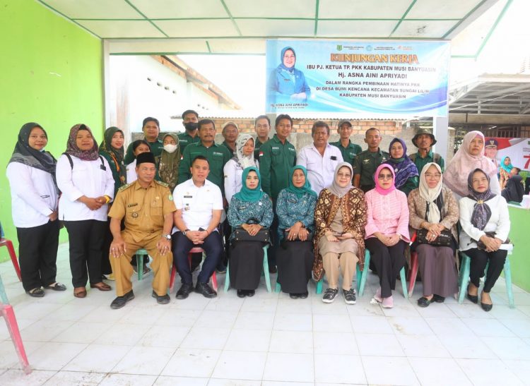 Pj Ketua TP PKK Muba Bina Hatinya PKK Bumi Kencana
