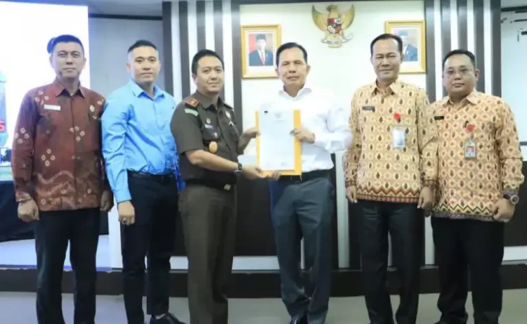 Walikota Ridho Yahya Serahkan SKK ke Kajari Tagih Temuan BPK ke Kontraktor