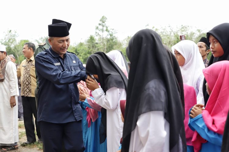 Pj Bupati Apriyadi Tandang ke Pondok Pesantren Sirojul Ulum