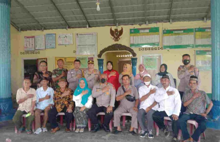 Giat Kapolres Prabumulih ‘Polisi Ngantor di Desa’ Memberikan Penyuluhan Kamtibmas di Kelurahan karang  Raja