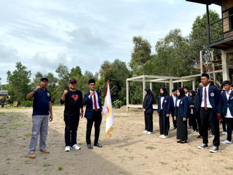 Pengurus BEM dan Mapahras Resmi Dilantik, Ini Pesan Wakil Ketua III STIHURA
