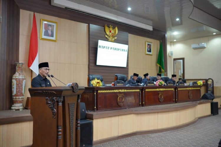 Pj Bupati Apriyadi Sampaikan RAPBD Perubahan TA 2022