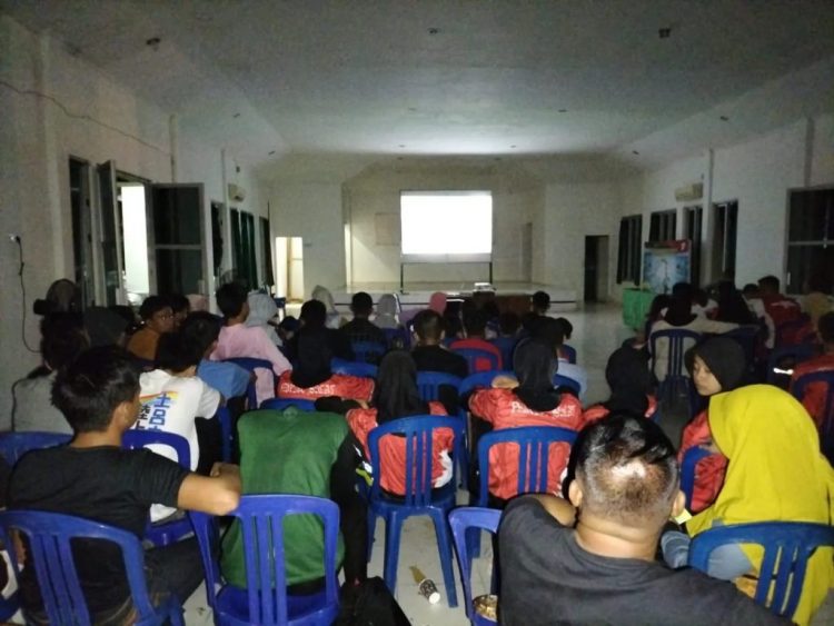 Kodim 0401/Muba Bersama Pelajar Nonton Bareng Film Penghianatan G30S/PKI