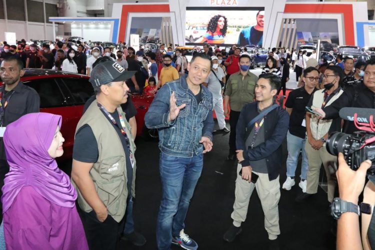 Kunjungi IIMS 2023, AHY Dukung Mobil Buatan Dalam Negeri