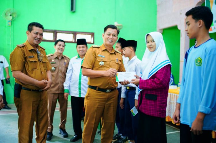 Pemkab dan BAZNAS Sinergi Saluran Bantuan Beasiswa untuk Keluarga Kurang Mampu