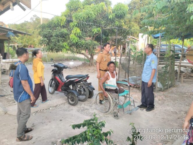 Kemarau Sebulan Ini, Pj Bupati. Apriyadi Salurkan Bantuan Air Bersih Buat Warga