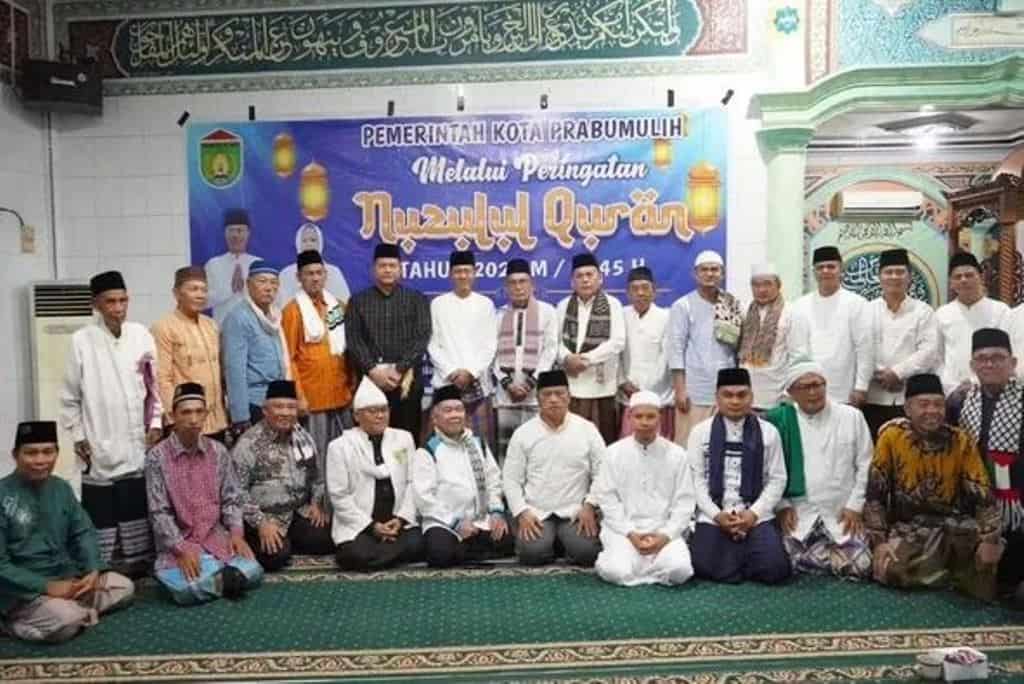 Pj Walikota Hadiri Peringatan Nuzulul Quran di Masjid Nurul Islam Kelurahan Muara Dua