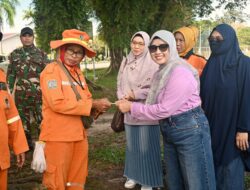 Berbagi di Bulan Suci, PWP Pertamina Drilling Serahkan Bantuan Kepada Petugas Kebersihan Jalan
