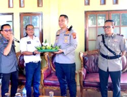 Momen HUT Bhayangkara ke-79, SMSI & Polres Prabumulih Potong Tumpeng