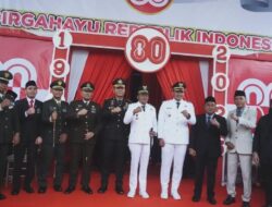 Wakil Wali Kota Franky Nasril Pimpin Upacara Prosesi Penurunan Bendera