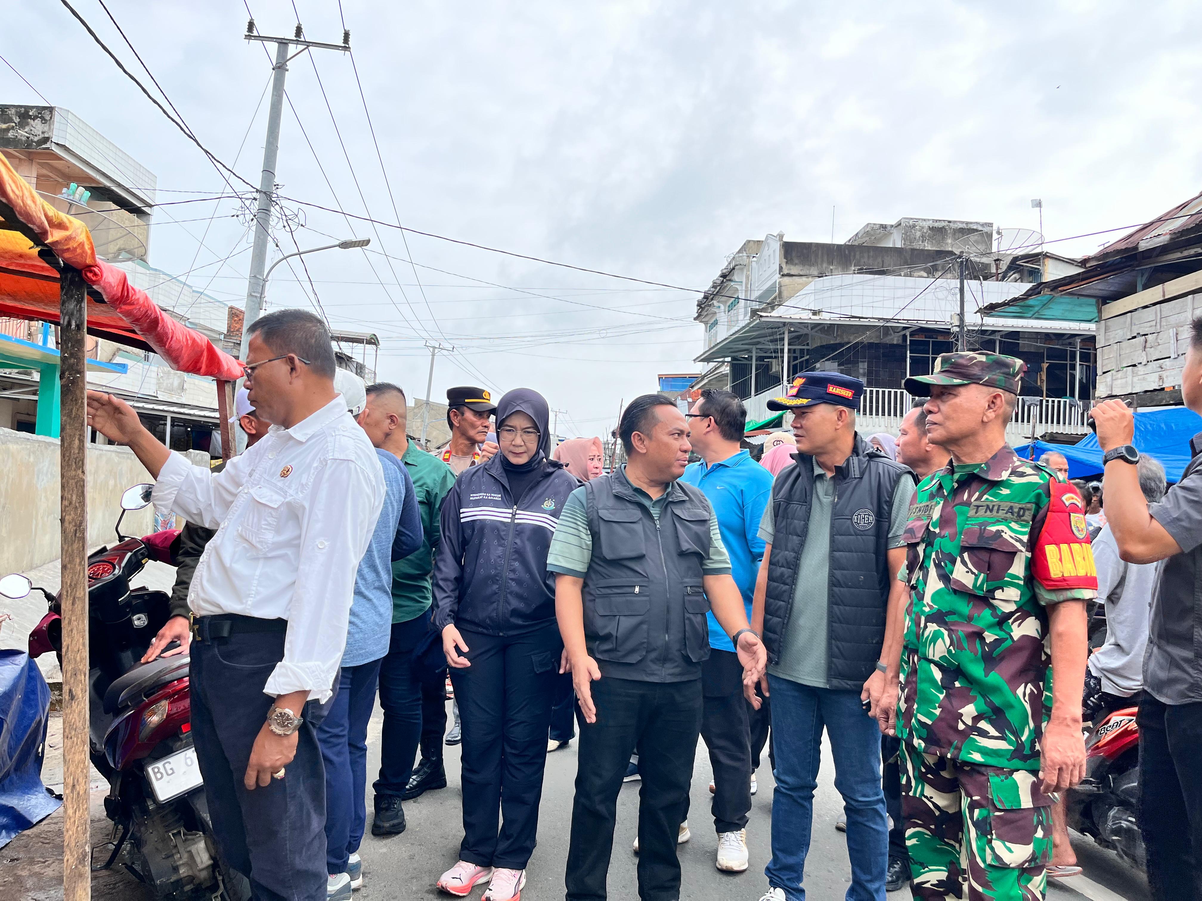 Arlan Turun Langsung, Pedagang Membandel di Jalan M Yamin Ditindak