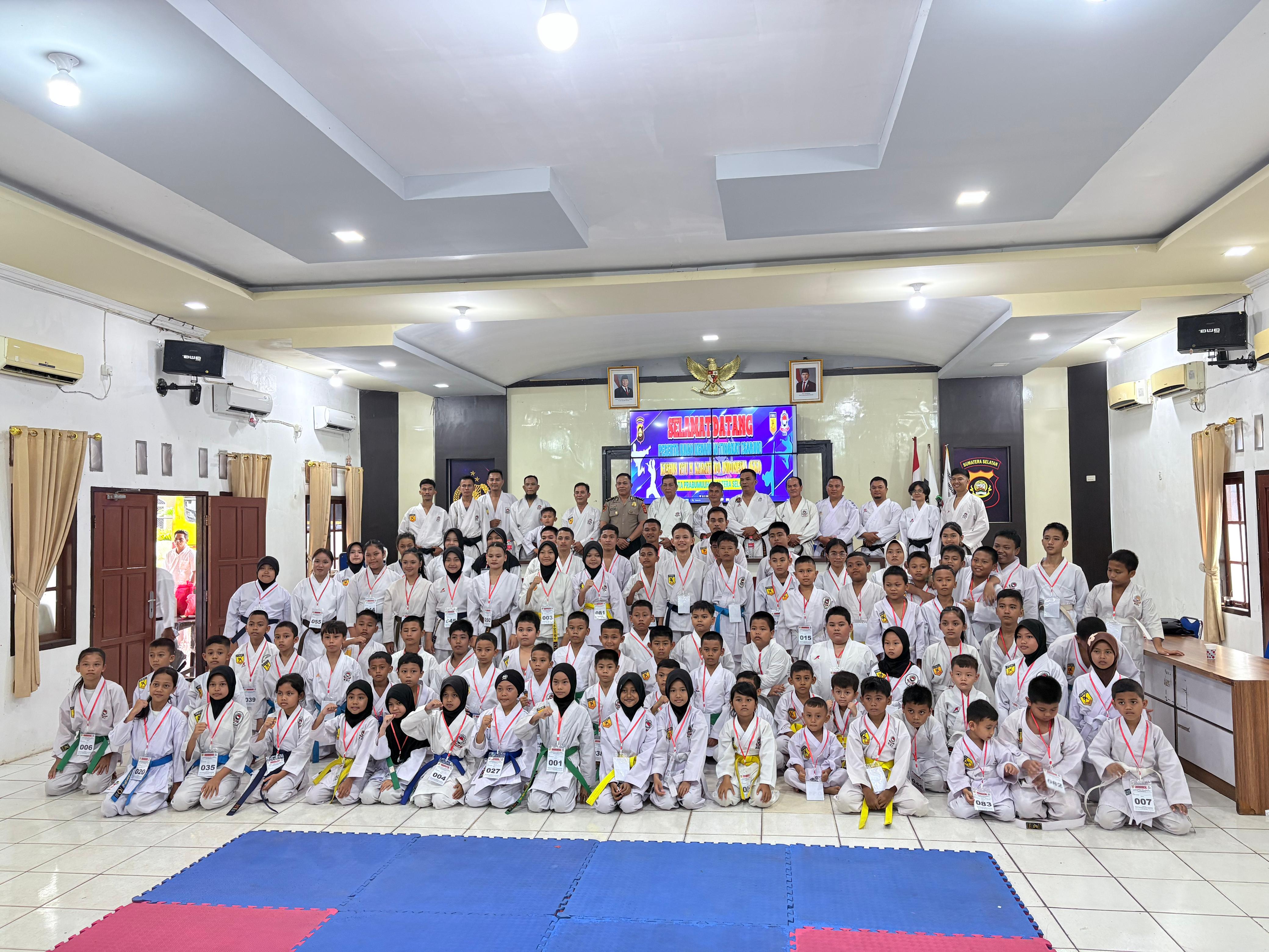88 Karateka KKI Prabumulih Ikuti Ujian Kenaikan Tingkat di Mapolres, Seluruh Peserta Lulus