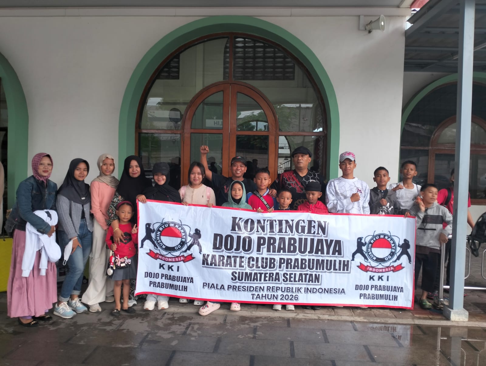 41 Atlet Karate Dojo Prabujaya Prabumulih Bertolak ke Kejuaraan Piala Presiden di Lampung